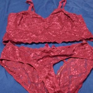 Maroon Torrid lace bralette and panty set